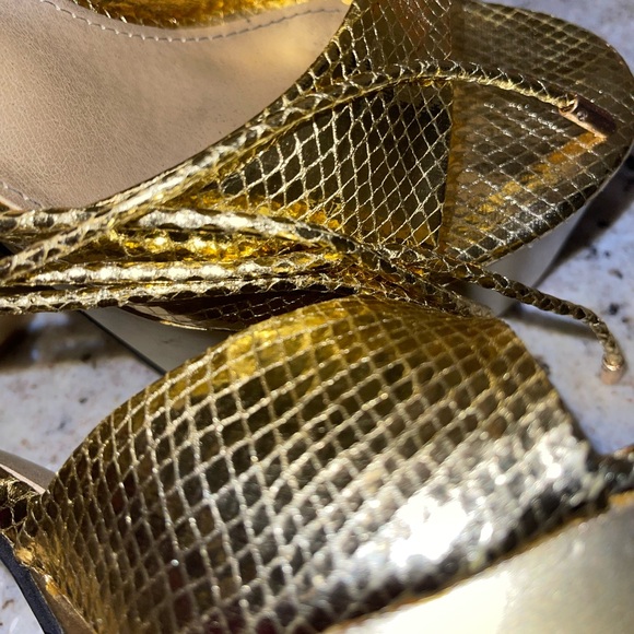 Fashinnova Gold Platform Tie-Up Heels - Picture 3 of 6